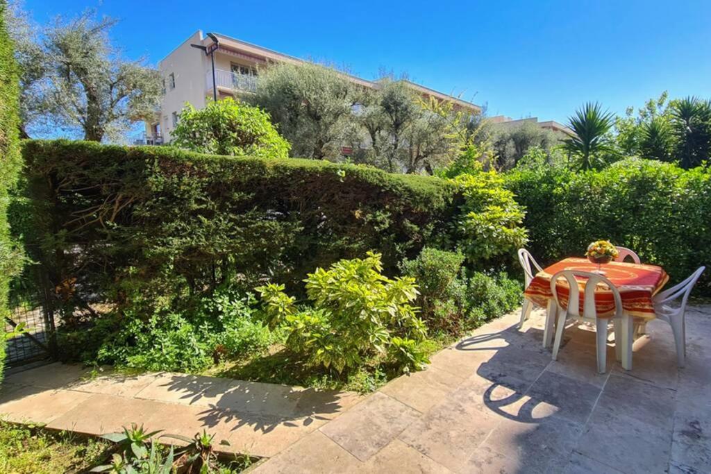 Casalionelantibes 70 Sqm Apartment With Garden And Parking Exterior photo