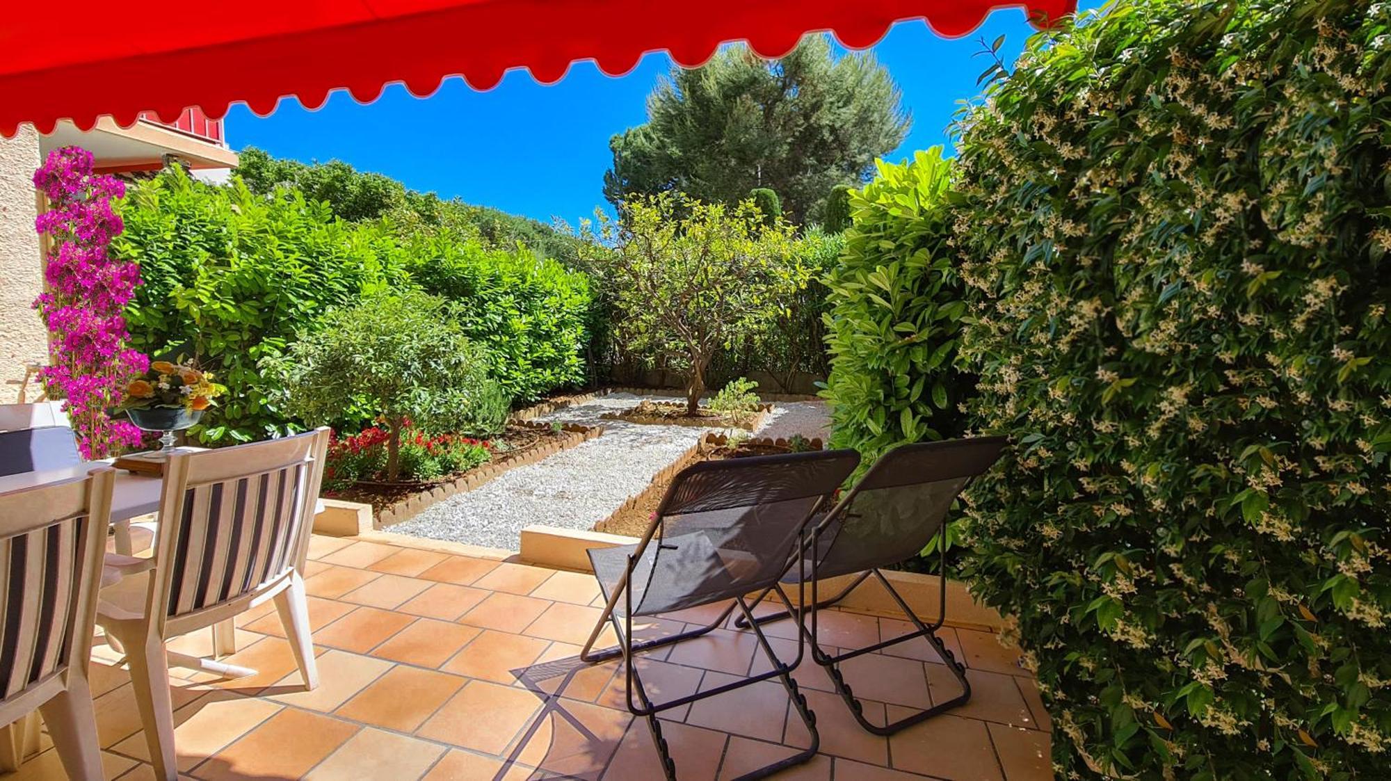 Casalionelantibes 70 Sqm Apartment With Garden And Parking Exterior photo