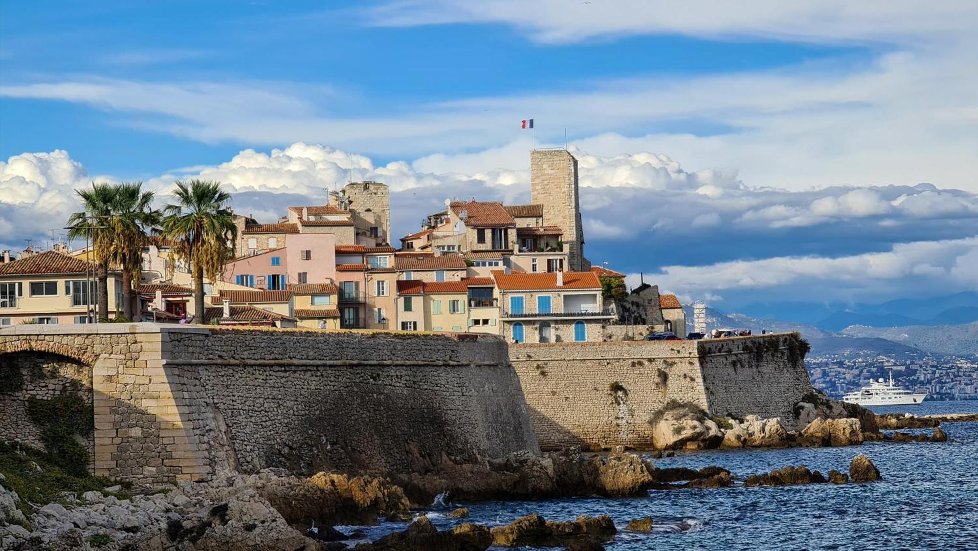 Casalionelantibes 70 Sqm Apartment With Garden And Parking Exterior photo